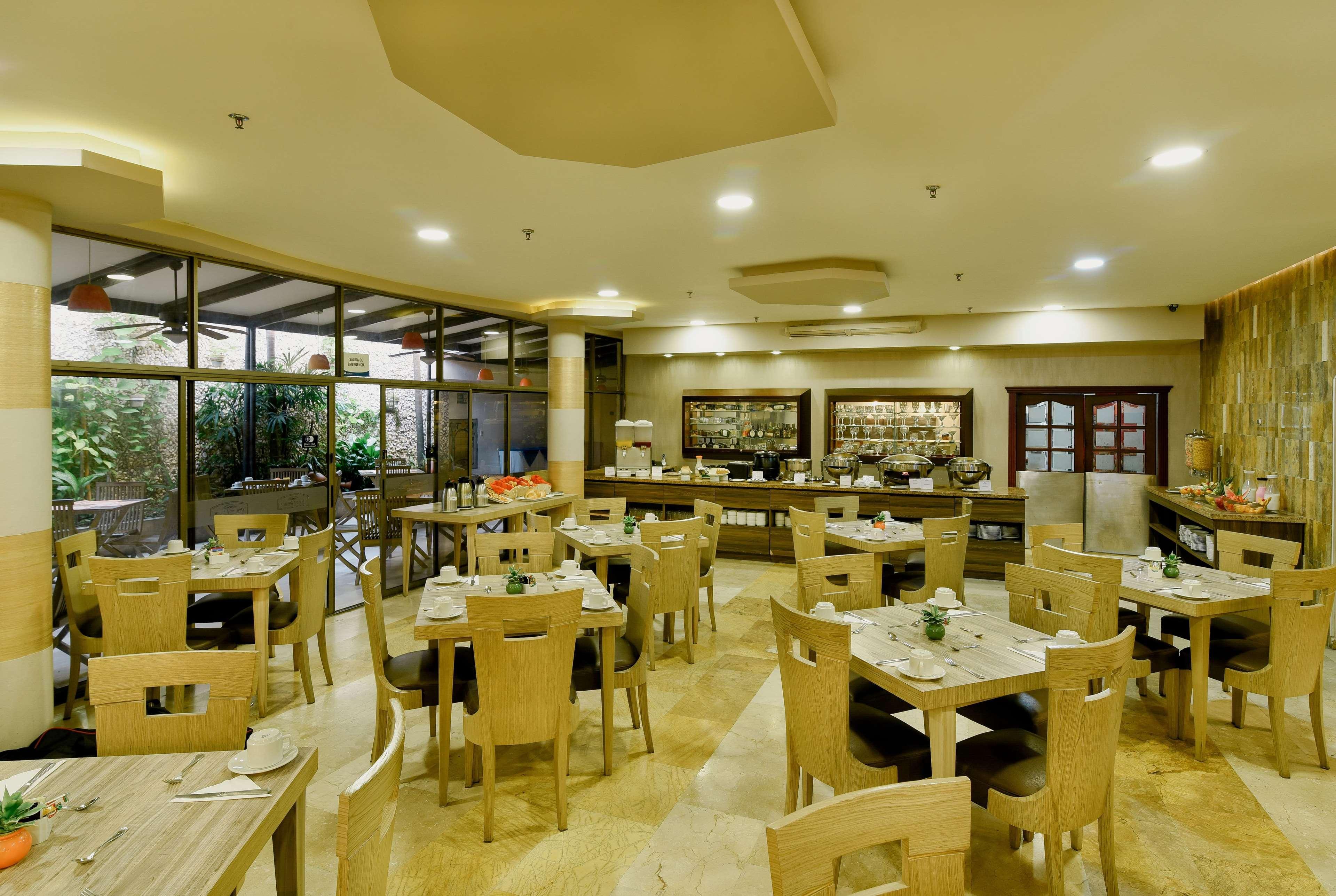 Howard Johnson By Wyndham Barranquilla Versalles Hotel 4*