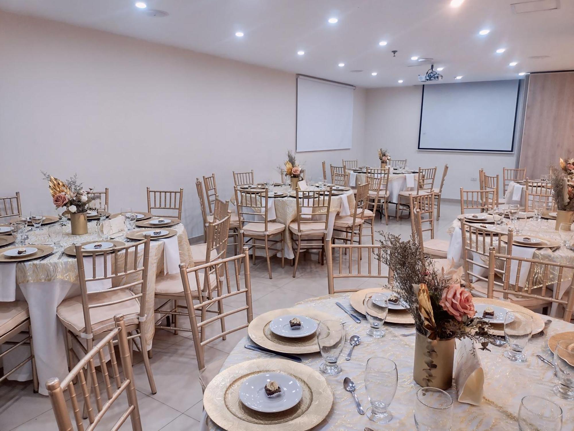 Howard Johnson By Wyndham Barranquilla Versalles