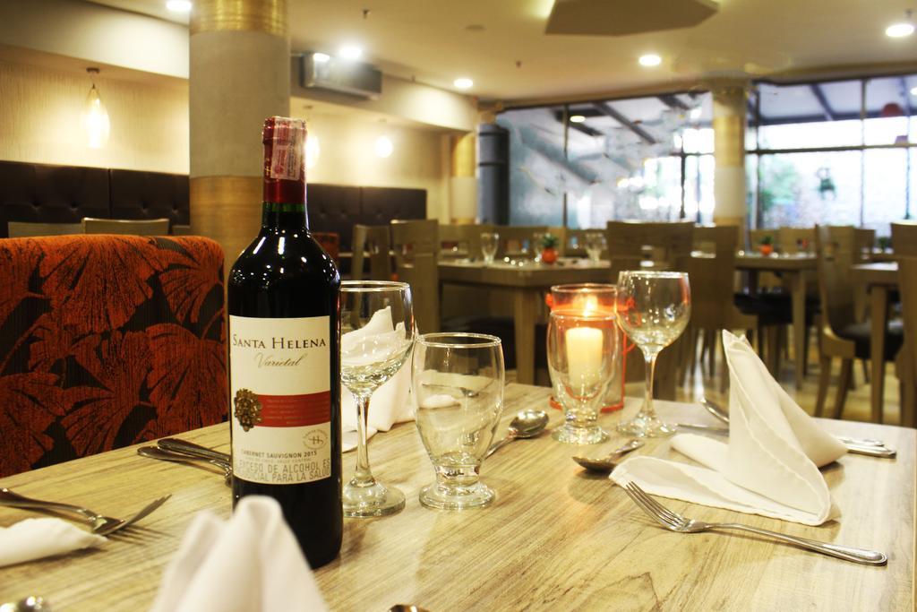 Howard Johnson By Wyndham Versalles Hotel 4*
